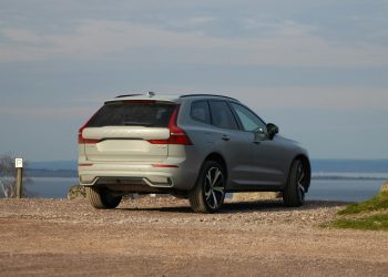 Volvo XC60 T8 Polestar Engineered primește un facelift și opțiuni noi de culoare