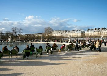 Piața muncii în România în Q1 2026: aplicările în creștere, numărul anunțurilor scade semnificativ