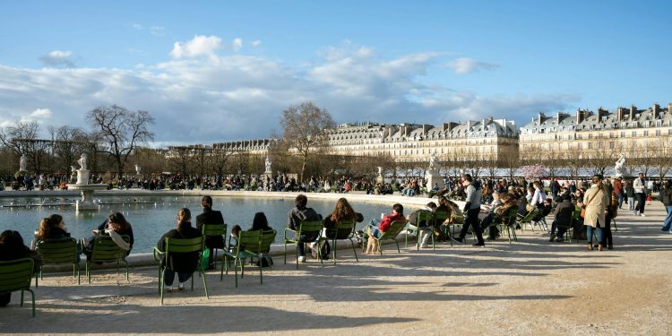 Piața muncii în România în Q1 2026: aplicările în creștere, numărul anunțurilor scade semnificativ