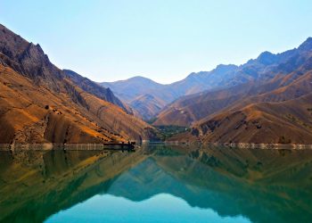 Iran amenință să răspundă incidentelor în Strâmtoarea Hormuz