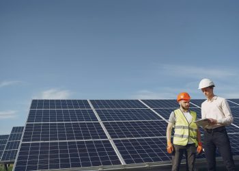 Fermierii și afacerile alimentare românești pot accesa până la 20 milioane EUR pentru panouri solare și baterii în 2026