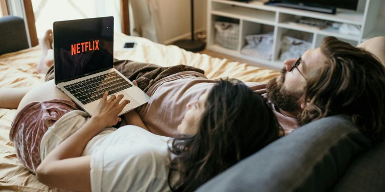 Co-fondatorul Netflix se retrage după aproape trei decenii