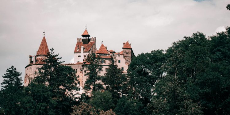 Onilă: demersuri penale, contestat de Dan; jurnaliști explică erori în afirmații de la președinte