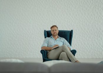 PNL ia decizii în timpul celui mai public moment al PSD; Bolojan anunță direcții colegilor