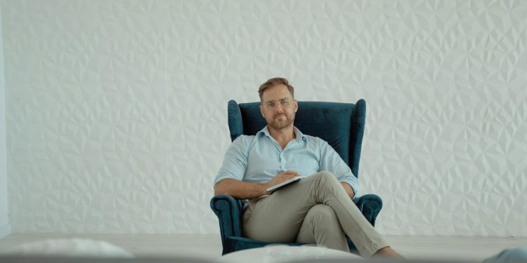 PNL ia decizii în timpul celui mai public moment al PSD; Bolojan anunță direcții colegilor