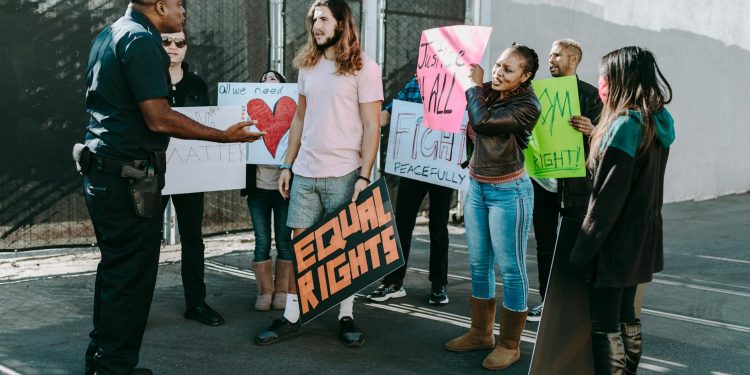 Trump anunță planuri de încheiere a operațiunii din Iran și critică NATO