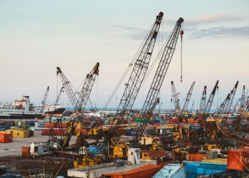 Intervenție în Portul Constanța pentru evacuarea unui marinar azer cu probleme medicale