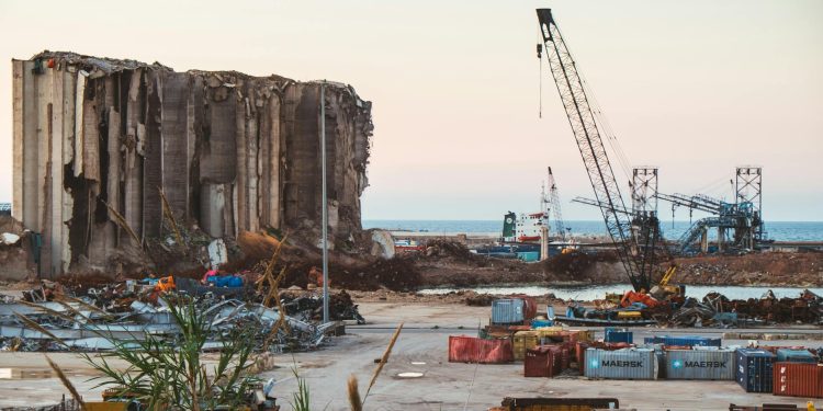 Israelul efectuează lovituri asupra presupuse structuri teroriste în Beirut
