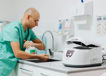 Praf de steril din minereu neferos, purtat de vânt în zonele din apropierea Baia Mare