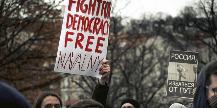Protest anti-război în Tel Aviv, dispersat de poliție; criticare la adresa lui Netanyahu