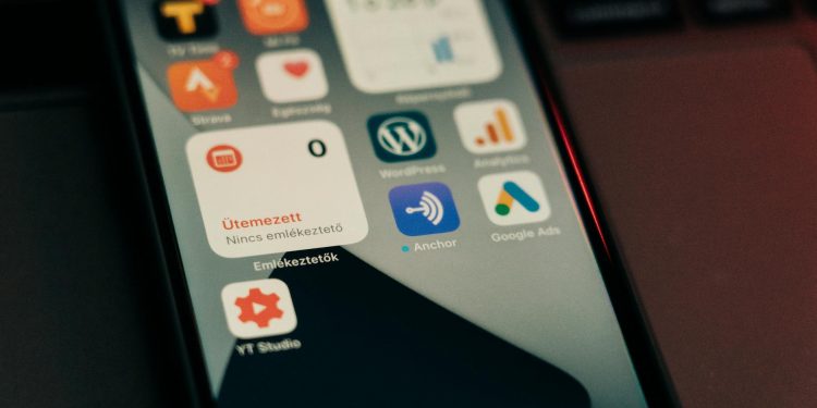 Google Cloud lansează platforma Gemini Enterprise și TPU-uri noi pentru AI agentică