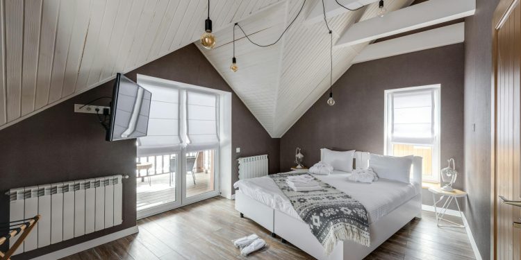 ANAF: zeci de mii de români au venituri nedeclarate din închirieri online