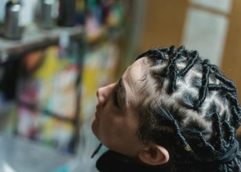 USR propune sancțiuni pentru ocuparea locurilor de încărcare a mașinilor electrice