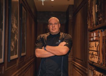 Bucătarul unui hotel de lux din Canada, acuzat de vânzare de substanțe mortale spre zeci de țări