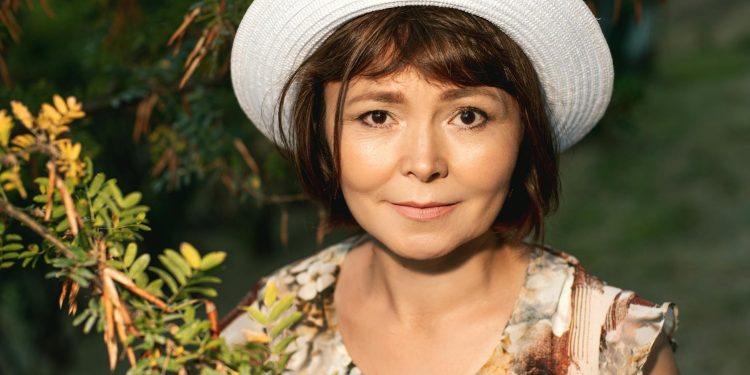 Actriță critică durNicuşor Dan: cere răspunsuri clare înainte de orice suspendare