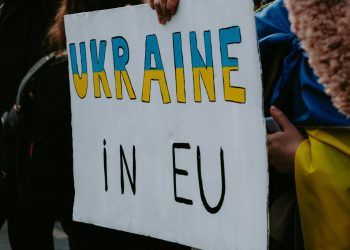 Ucraina extinde lista țărilor pentru dublă cetățenie, România inclusă