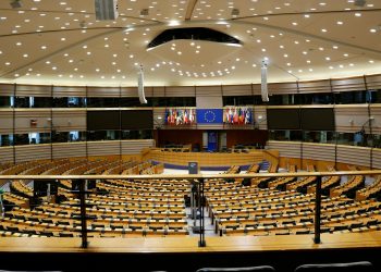 UE propune reforme la regulile de fuziuni și achiziții