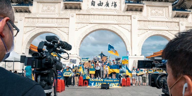 Putin efectuează o vizită în China pe 19-20 mai
