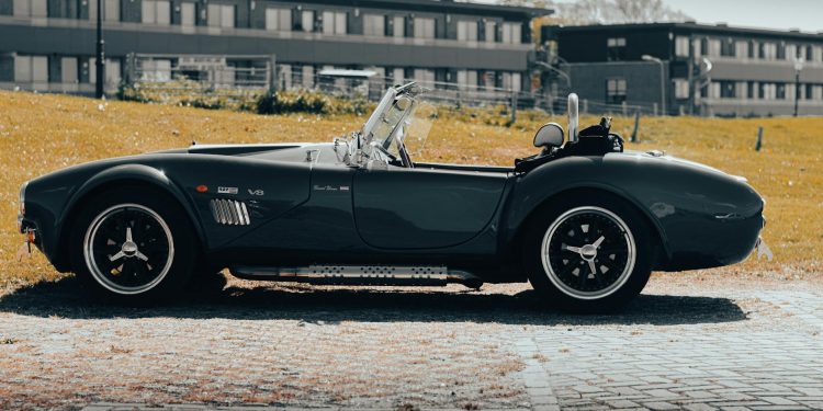 AC Cobra GT Coupe: motor V8 de 730 CP într-un corp din fibră de carbon