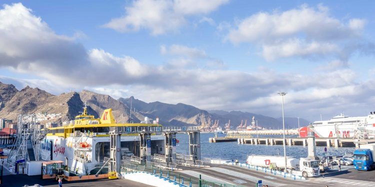 Croazieră MV Hondius debarcă pasagerii în Granadilla, Tenerife, în contextul unui focar de hantavirus