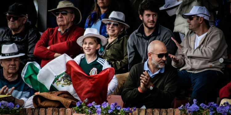 Sorana Cîrstea se califică în turul doi la Roland Garros, în timp ce Ruse și Răducanu părăsesc competiția