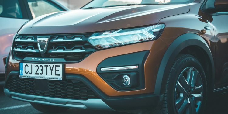 Omoda 7 SHS: SUV plug-in hybrid cu autonomie generoasă și preț competitiv