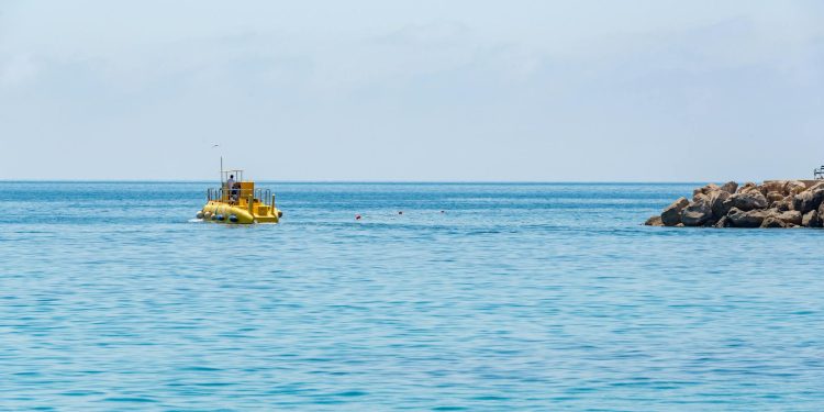 Iran pregătește taxare a cablurilor submarine din Strâmtoarea Ormuz