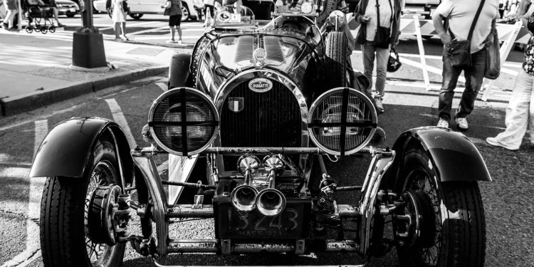 Bugatti W16: ideea unui motor hiper-performant în stare de proiect