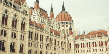 Peter Magyar preia conducerea Ungariei, avertizează despre presiunea timpului