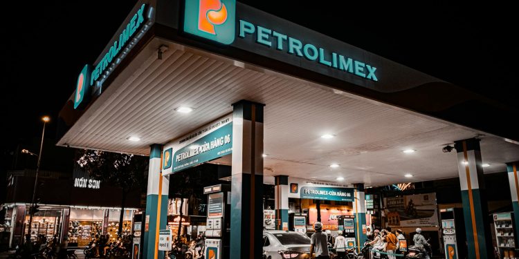 Petrolul scade cu 6% pe fondul optimismului privind un acord SUA-Iran