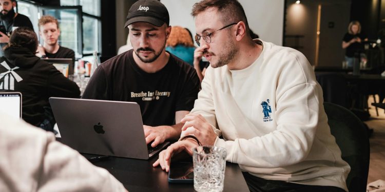 Startup Nation 2026: mii de locuri libere, sesiune nouă în pregătire, finanțare de 50.000 EUR pentru absolvenți