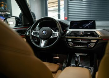 BMW lansează iX3 40: motor electric de 320 CP, autonomie 637 km