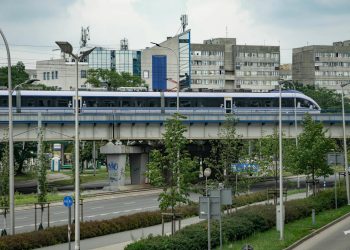 Șoferii din vecinătate trec granița pentru benzină ieftină în Polonia, semnalat de economiști