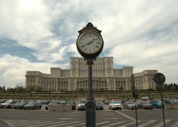 De ce simțim că nu avem timp, deși muncim mai puțin decât credem — perspectivele unui psiholog
