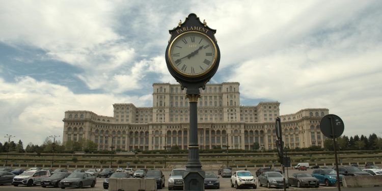 De ce simțim că nu avem timp, deși muncim mai puțin decât credem — perspectivele unui psiholog