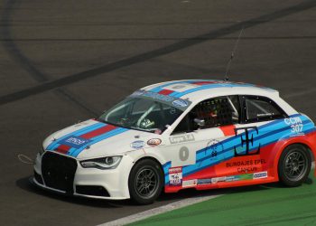 Loganul Ollis Garage Racing participă la Nürburgring într-o cursă de anduranță