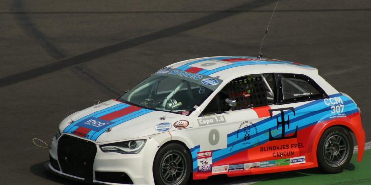 Loganul Ollis Garage Racing participă la Nürburgring într-o cursă de anduranță