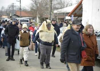 Sighișoara deschide vara cu festivalul Carnaval în cetate