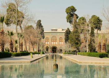 Iran solicită oprirea conflictelor regionale și deblocarea activelor înghețate