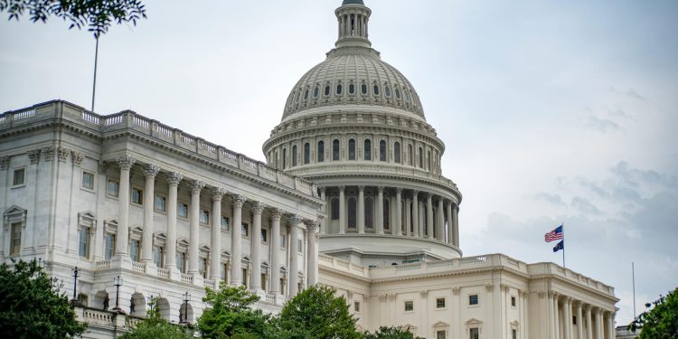 Trump înfruntă opoziția majorității din Congres; votul bugetar amânat
