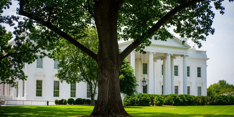 Trump nemulțumit de negocieri cu Iranul; avertisment despre Ormuz și agresori
