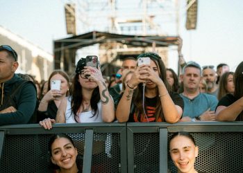 Metallica emoționează Bucureștiul prin mesajul său către români