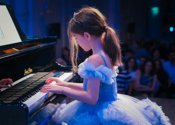 Trupa Re-Born câștigă finala Românii au talent sezonul 16 cu un număr de dans contemporan și gimnastică