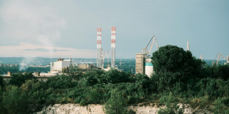 Romgaz cumpără Azomureș într-o tranzacție de zeci de milioane de euro