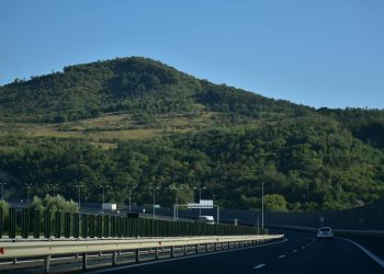 A1 Sibiu–Pitești: deschiderea secțiunii 4 și inaugurarea primului tunel forat din România