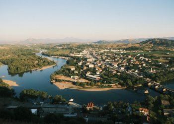 Bolojan comentează Ziua Europei: modernizarea României, o luptă dificilă