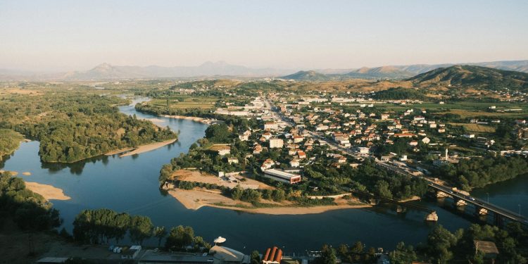 Bolojan comentează Ziua Europei: modernizarea României, o luptă dificilă