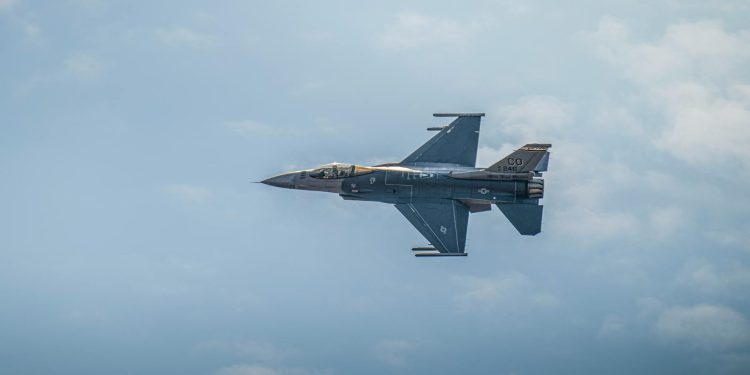 Dronă doborâtă de F-16 românesc în Estonia, situație de risc în zonă