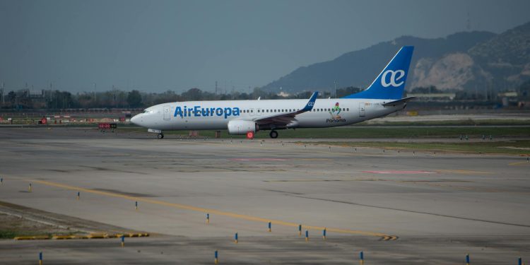 Piețele europene cad, afectate de avertismentul lui Trump asupra tarifelor auto