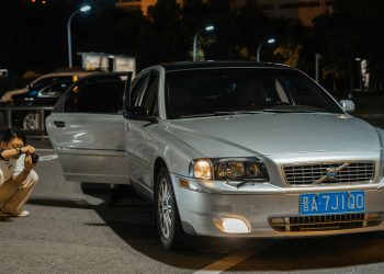 Volvo va conecta electricele la rețeaua Tesla din Europa începând cu Q4 2026